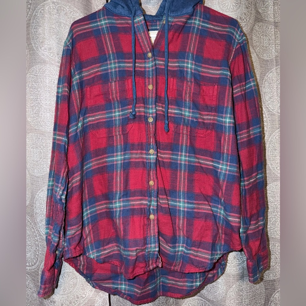 American Eagle Red and Blue Plaid Flannel Shirt w/ hood